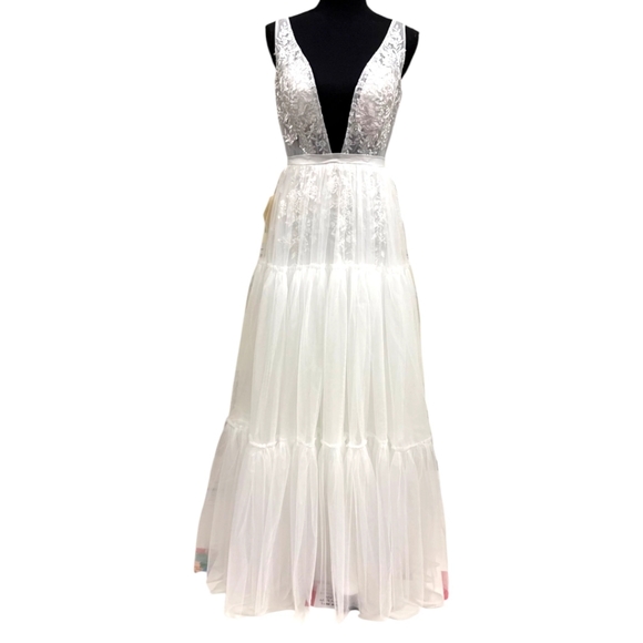 Spaghetti Straps Tulle A-line Wedding Dresses | Deep V-neck Pleated Bridal Gowns - Picture 2 of 16